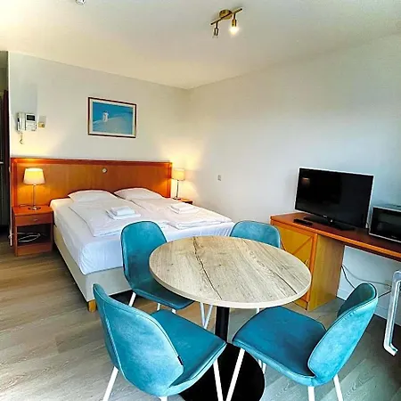 Seaside 3*